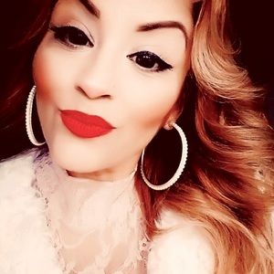 Meet your Posher, Jennifer 💗🌹🎀💋